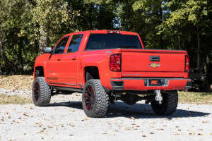 Rough Country Lighted Power Running Boards | 14-18 Chevrolet Silverado/GMC Sierra 1500/15-19 2500/3500 | Gas | Crew Cab