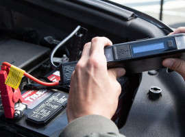 TYPE S 12V 6.0L Battery Jump Starter with Built-in USB-C Cable & LCD Display and 8,000mAh Qi Power Bank - Black