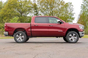Rough Country 3.5" Lift Kit | N3 Struts (19-25 Ram 1500 | RWD/4WD)