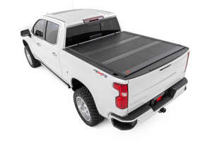 Rough Country Hard Low Profile Bed Cover (19-24 Chevy Silverado/GMC Sierra 1500 | 6'7" Bed)