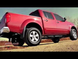 Rough Country 2.5" Lift Kit | Lifted Struts (05-25 Nissan Frontier/05-15 Xterra | 4WD)