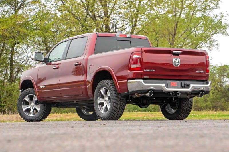Rough Country 3.5" Lift Kit | N3 Struts (19-25 Ram 1500 | RWD/4WD)