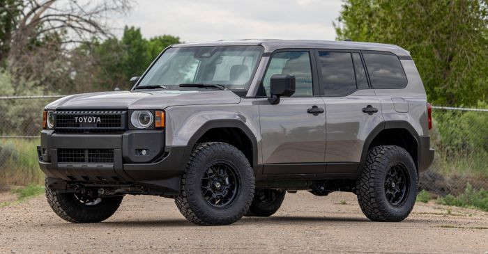 ReadyLIFT 66-54100-RL 1'' Front Leveling Kit (24-25 Toyota Land