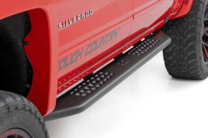 Rough Country OV2 Running Boards | Side Step Bars (07-18 GMC Sierra/Chevy Silverado 1500/07-19 2500/3500 | Crew Cab)