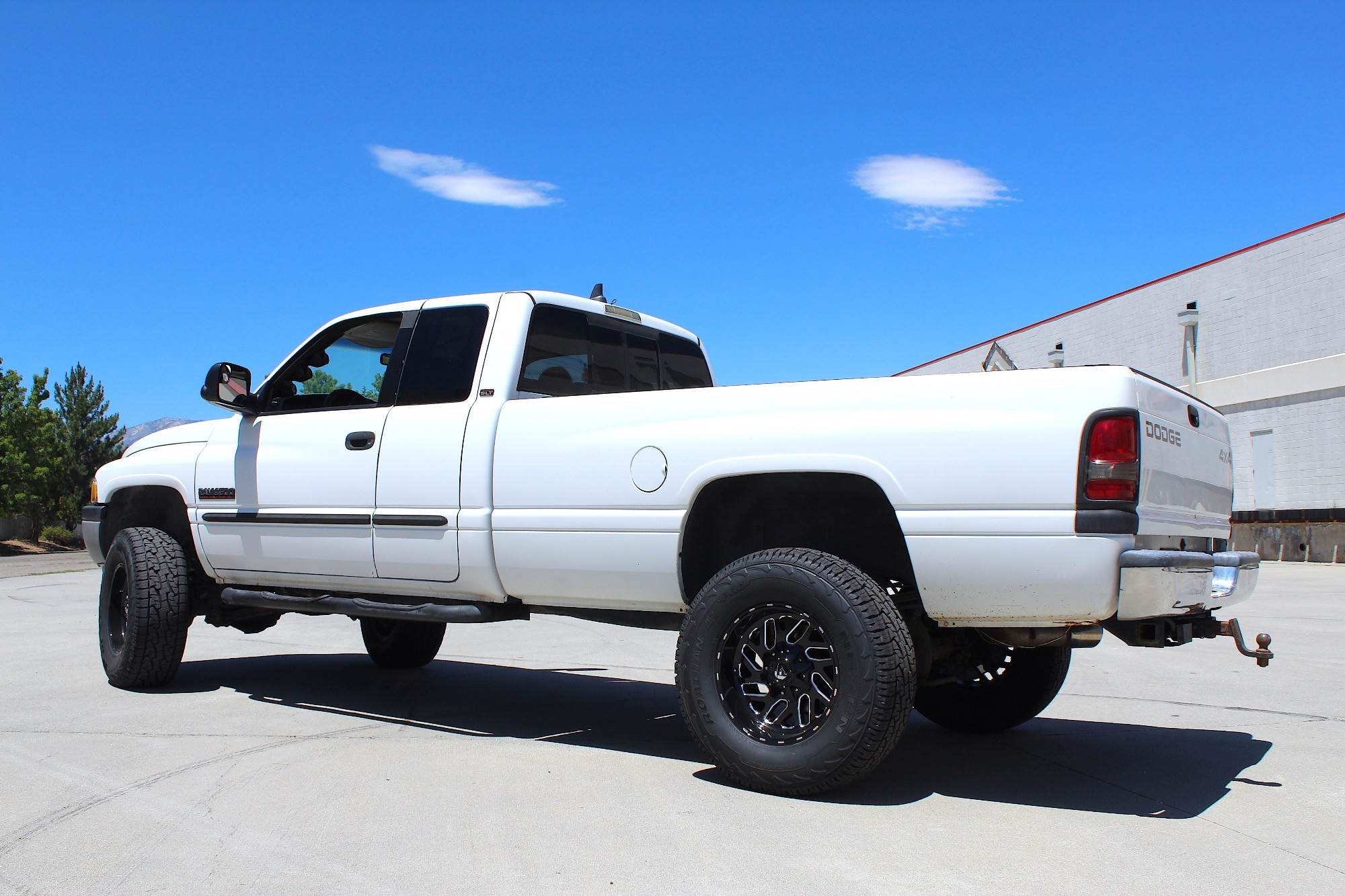 2001 Dodge RAM with Nexen Roadian AT tires