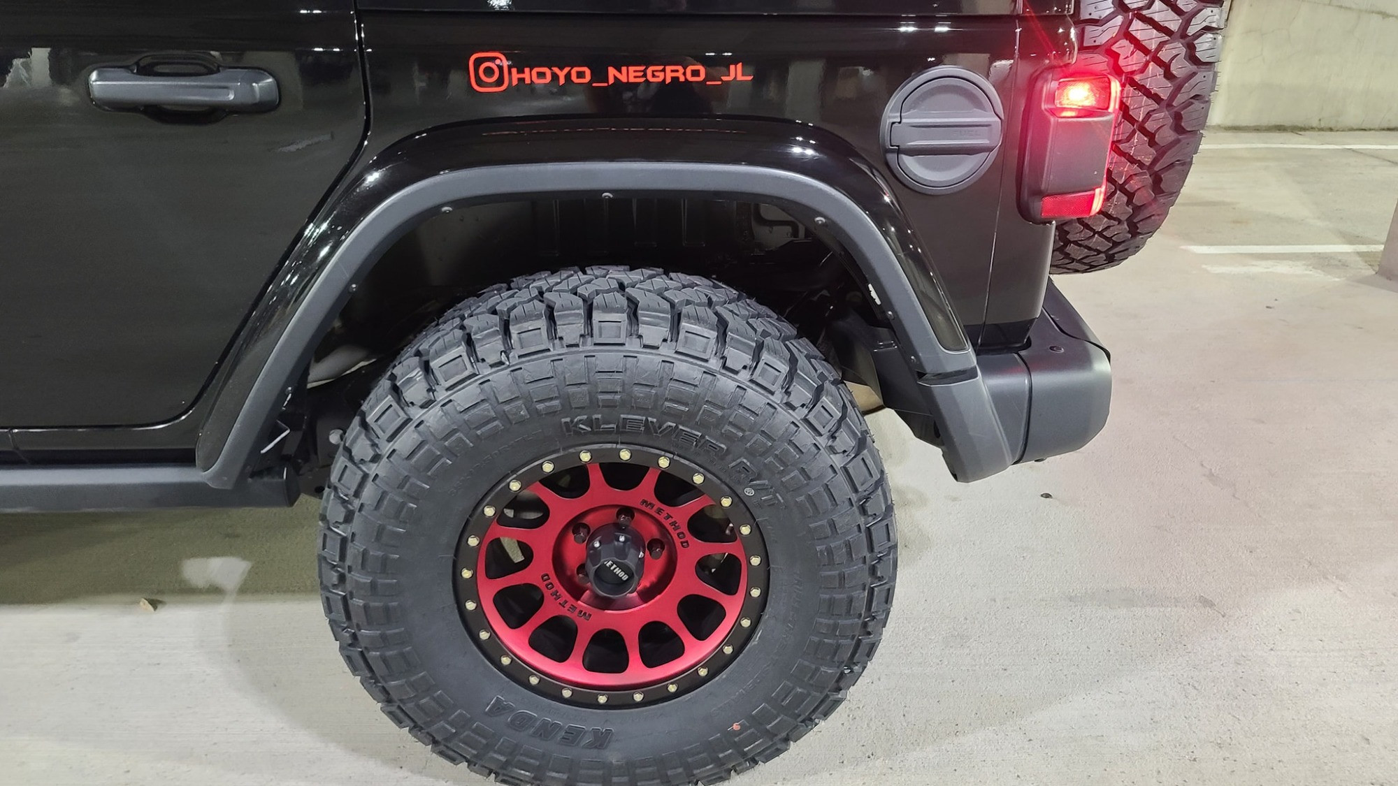 Closeup shot of Kenda Klever RT on 2019 Jeep Wrangler Unlimited Rubicon edition