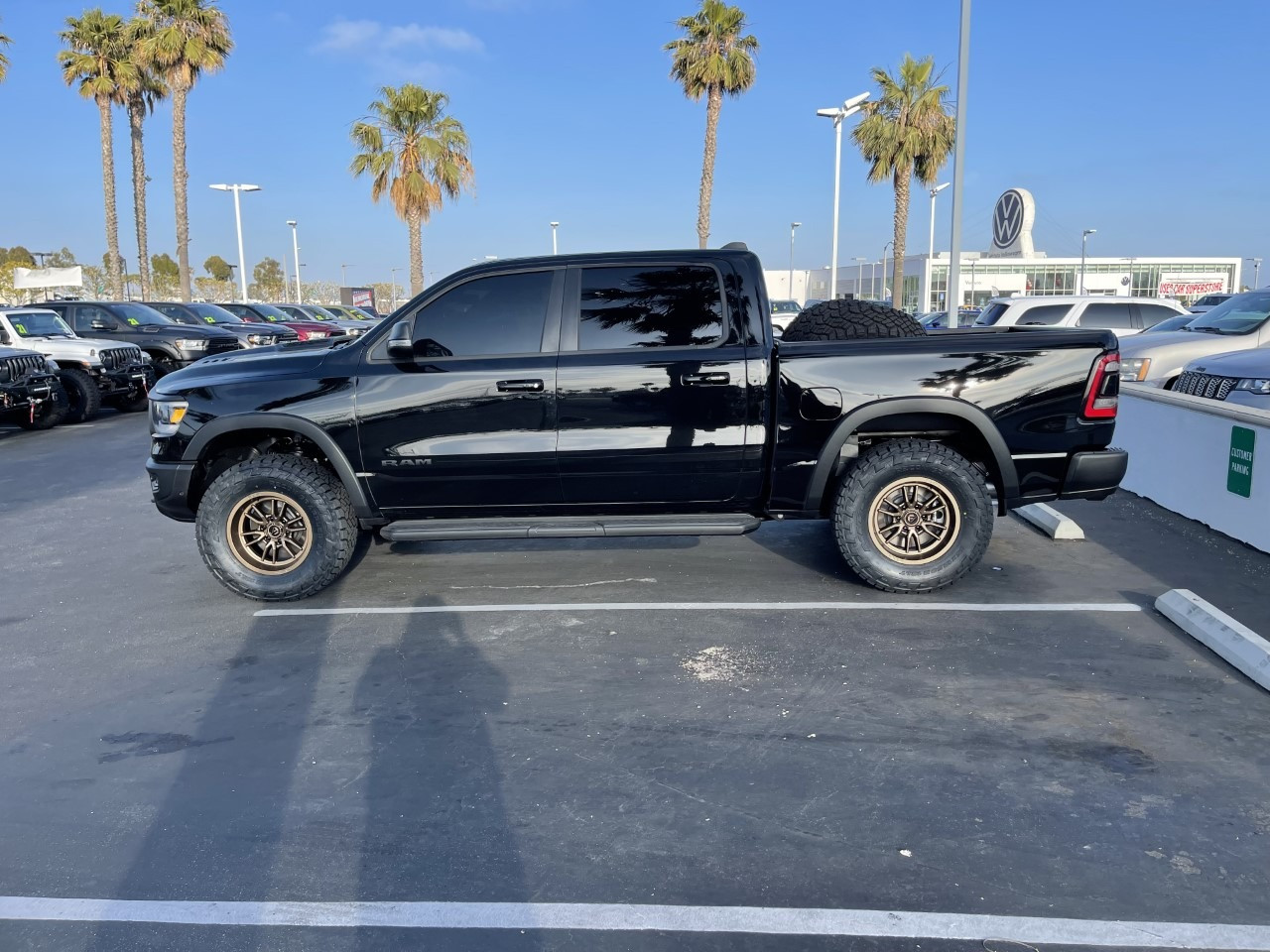 2022 RAM 1500 with Motofab leveling kit