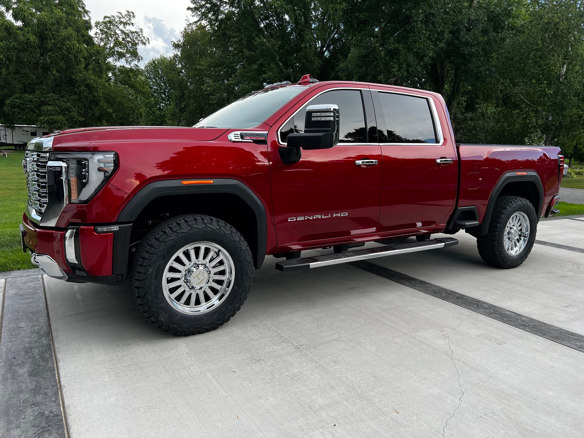 2024 GMC Sierra 2500HD with Hostile H127 wheels