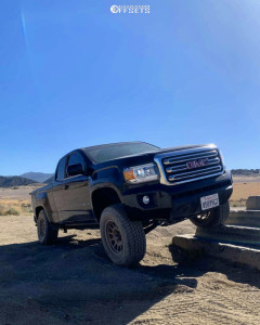 2016 GMC Canyon with 17x8.5 0 Method Mr703 and 285/70R17 Milestar ...