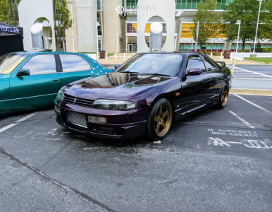 1995 Nissan Skyline with 18x9.5 22 Kansei Knp and 235/40R18