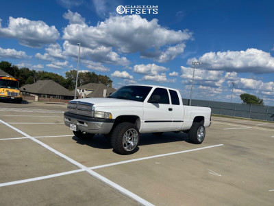 2001 Dodge Ram 1500 - 22x14 -76mm - Savage Sa02 - Leveling Kit - 30x10.5
