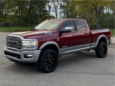 2021 Ram 2500 with 22x10 -19 Hardrock Affliction and 33/12.5R22