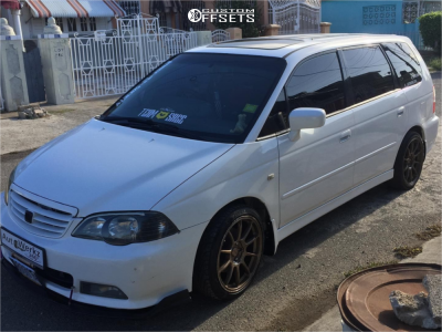 2001 Honda Odyssey with 18x8.5 20 Volk Ze40 and 225/45R18 Nankang