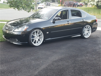 2007 INFINITI M35 - 22x9.5 35mm - Rennen  - Coilovers - 245/30R22