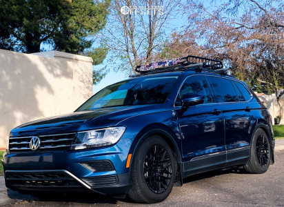 2018 Volkswagen Tiguan with 18x8.5 35 Rotiform Blq and 235/55R18 Kumho ...