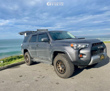 2022 Toyota 4Runner with 17x8.5 0 RRW Rr5-v and 265/70R17 BFGoodrich ...