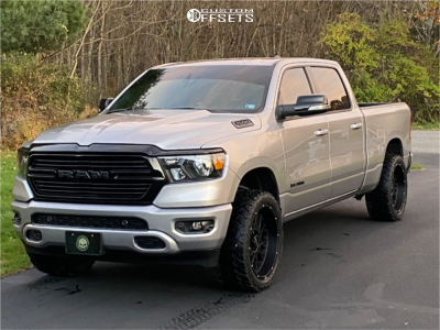 2021 Ram 1500 with 22x10 -19 Vision Rocker and 33/12.5R22 Venom Power ...