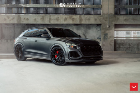 2021 Audi RS Q8 with 22x11 14 Vossen HF-5 and 295/35R22