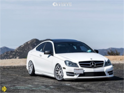 2014 Mercedes-Benz C350 - 18x8.5 35mm - Momo Catania - Air Suspension - 215/35R18