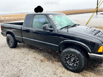 1997 Chevrolet S10 with 15x8 -18 Fuel Lethal and 255/75R15 Mickey ...
