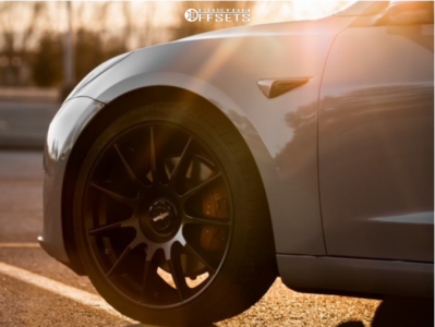 2018 Tesla 3 with 20x8.5 35 Rotiform Dtm and 235/35R20 Michelin Pilot ...