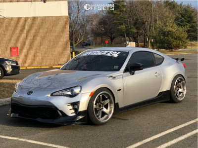2018 Toyota 86 with 18x10 25 XXR 555 and 225/40R18 Vercelli Strada