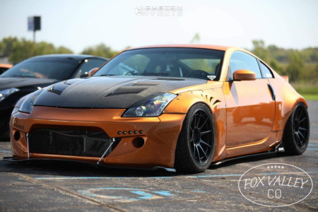 2004 Nissan 350Z with 19x10.5 22 ESR Sr13 and 305/35R19 Nitto