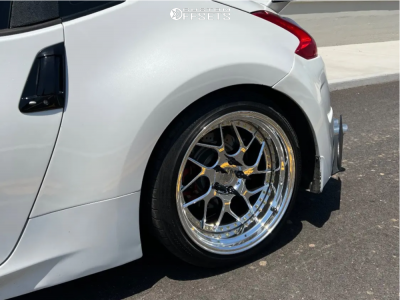 2009 Nissan 370Z with 19x9.5 22 Aodhan Ds01 and 235/40R19