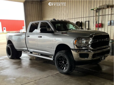 2022 Ram 3500 - 20x10 -18mm - Fuel Blitz D673 - Leveling Kit - 35" x 12.5"