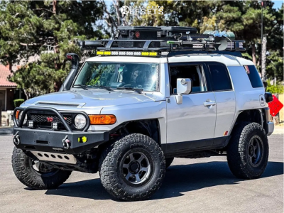 2008 Toyota FJ Cruiser with 17x9 0 Falcon Off-Road T1 and 285/75R17 ...