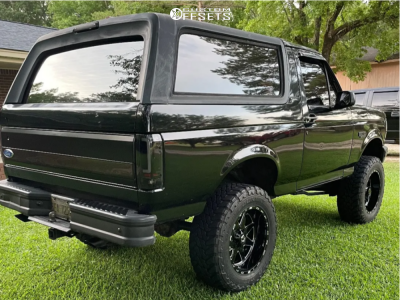 1995 Ford Bronco with 20x10 -25 TIS 551BM and 35/11.5R20 Toyo Tires
