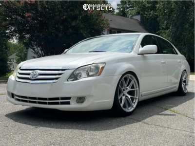 2006 Toyota Avalon with 19x9.5 35 Aodhan Aff7 and 235/40R19