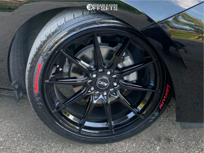 2018 Chevrolet Cruze with 18x8 38 DRW D19 and 225/40R18 Lexani Lxuhp ...