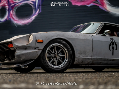 1977 Nissan 280Z with 16x7 -0 Konig Rewind and 215/55R16