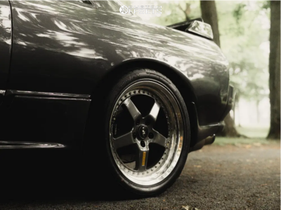 1990 Nissan Skyline with 18x9.5 18 Desmond Wise Sport and