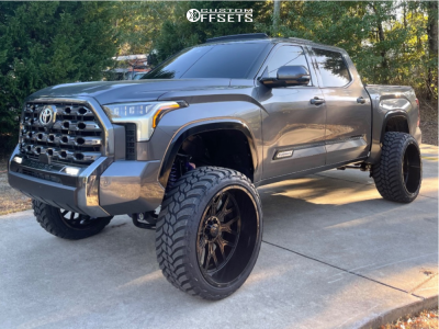 2022 Toyota Tundra with 26x14 -76 TIS 560b and 37/13.5R26 AMP Mud ...