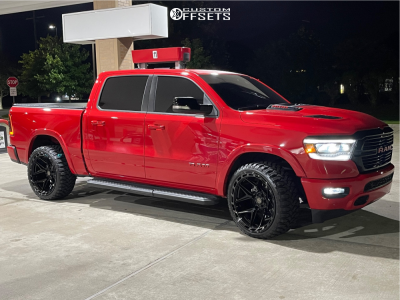 2021 Dodge Ram 1500 with 24x12 -44 4Play 4p55 and 33/12.5R24 RBP