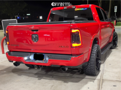 2021 Dodge Ram 1500 with 24x12 -44 4Play 4p55 and 33/12.5R24 RBP