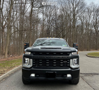 2020 Chevrolet Silverado 2500 HD with 18x9 18 Method Mr317 and 33/12 ...