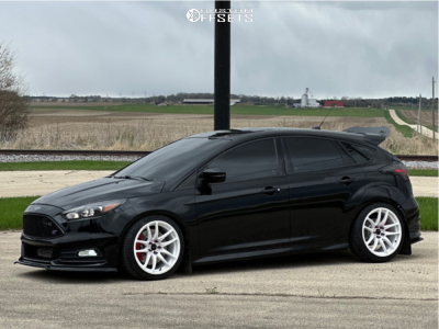 2017 Ford Focus with 18x8.5 35 Vors Tr4 and 235/40R18 Toyo Tires