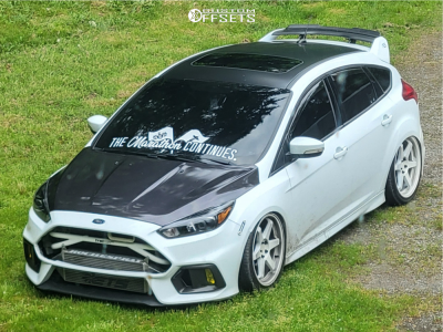 2017 Ford Focus with 19x9.5 22 ESR SR07 and 235/40R19 Toyo Tires Proxes ...