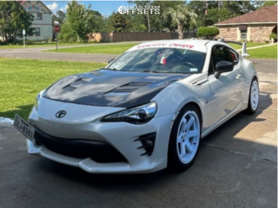 こめ 2018 Toyota 86 with 18x8.5 35 F1R F106 and 245/40R18 Vercelli