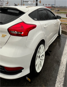 2018 Ford Focus with 18x8.5 35 Option Lab R716 and 235/40R18 Hankook ...