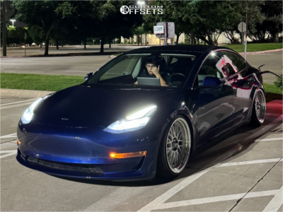 2022 Tesla 3 with 20x10 25 JNC 005 and 245/35R20 Landsail Ls388 and ...