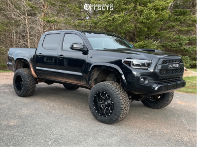2016 Toyota Tacoma with 18x12 -44 Fuel Maverick and 305/60R18 Nitto ...