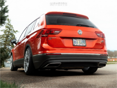 2018 Volkswagen Tiguan with 20x9 25 Rotiform SGN and 225/40R20 Accelera ...