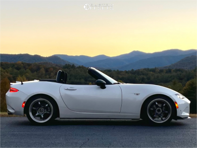 2022 Mazda MX-5 Miata with 17x8 35 Advan Racing Rg-d2 and 225