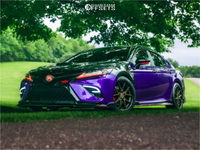 2023 Toyota Camry - 19x8.5 35mm - Ferrada Fr2 - Stock Suspension - 245/40R19