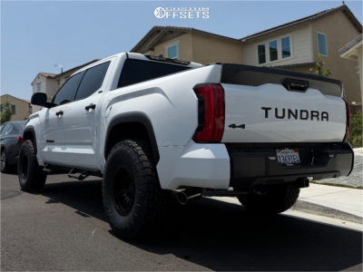 2023 Toyota Tundra with 17x8.5 0 RRW Rg7-h and 37/12.5R17 Toyo Tires ...