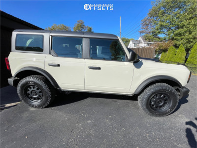 2025 Ford Bronco with 17x8 Matte Black Black Rhino Stadium Wheels, 34/10.5R17 Toyo Tires Open Country A/t Iii tires.